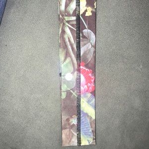 Lululemon flower head band